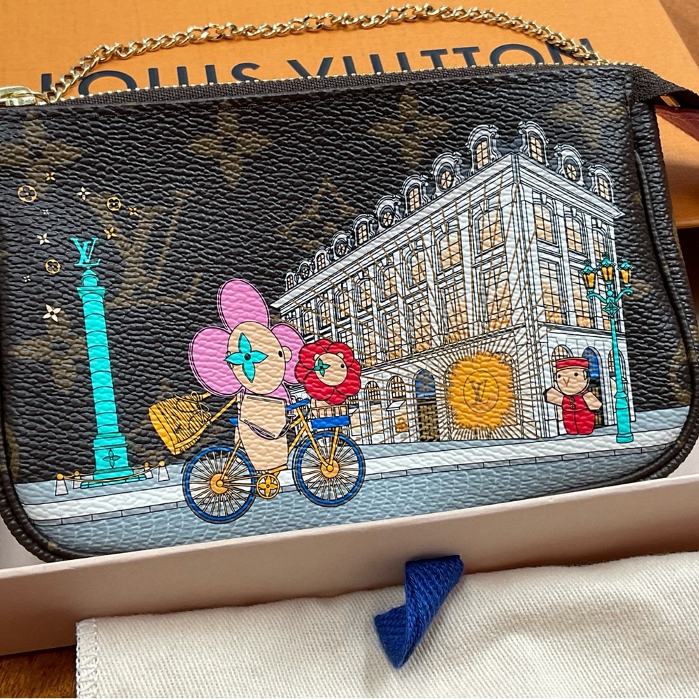 LOUIS VUITTON POUCHETTE LIMITED EDITION NEW AUTHENTIC